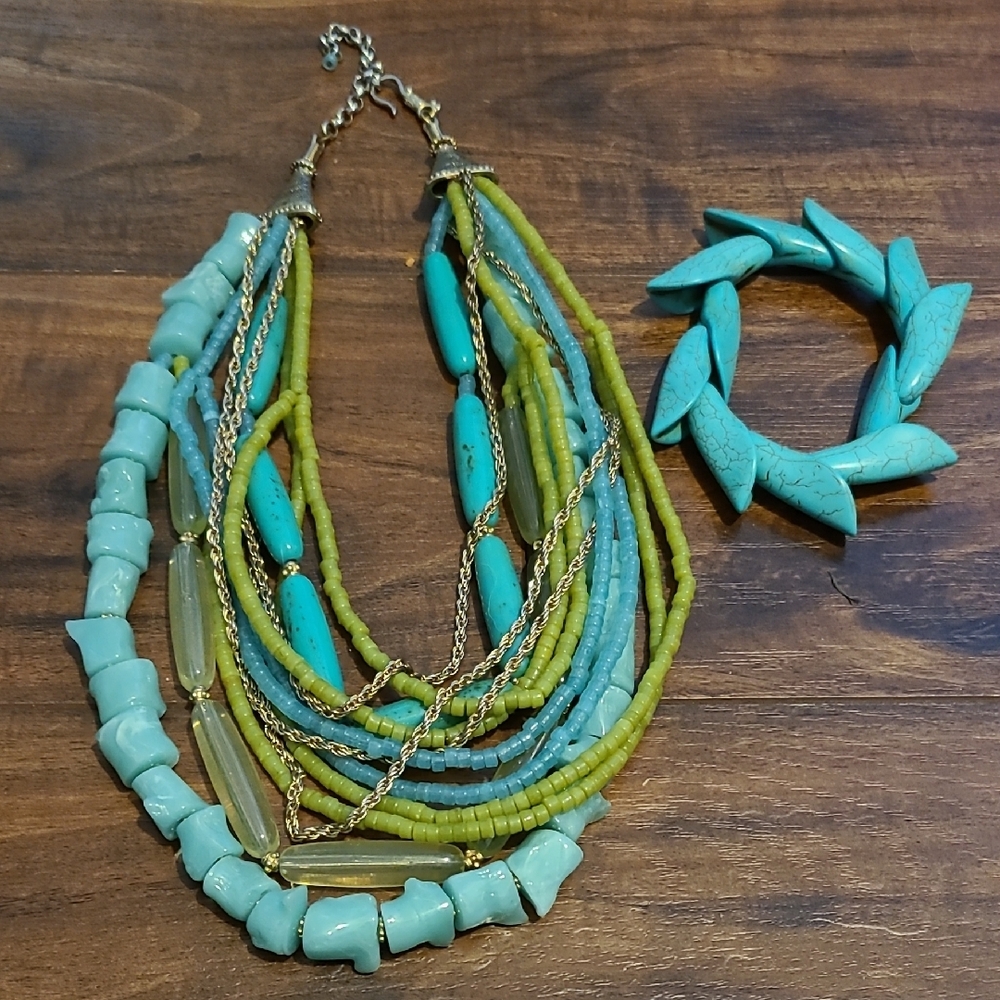 Turquoise and Green Beaded Necklace and Bracelet Set